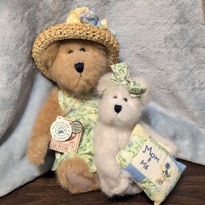 Boyds Bears "Momma Bear Hugs and Tory # 82507 Floral Mom and Baby Plush Set